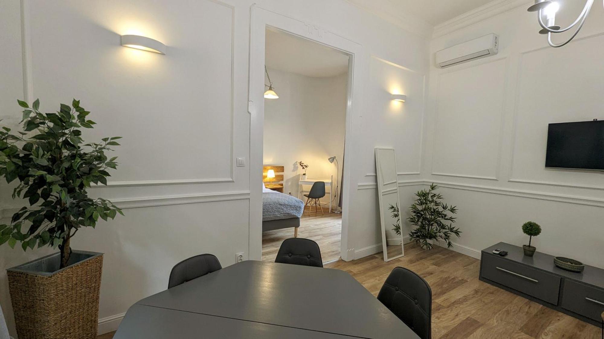 3 Room Apartment In The Beautiful Street Budapest Eksteriør bilde