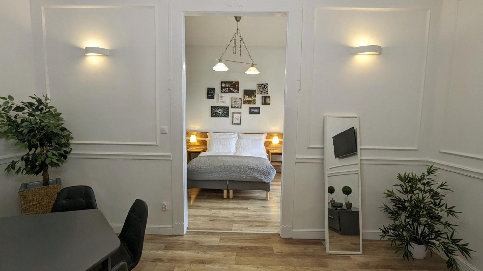 3 Room Apartment In The Beautiful Street Budapest Eksteriør bilde