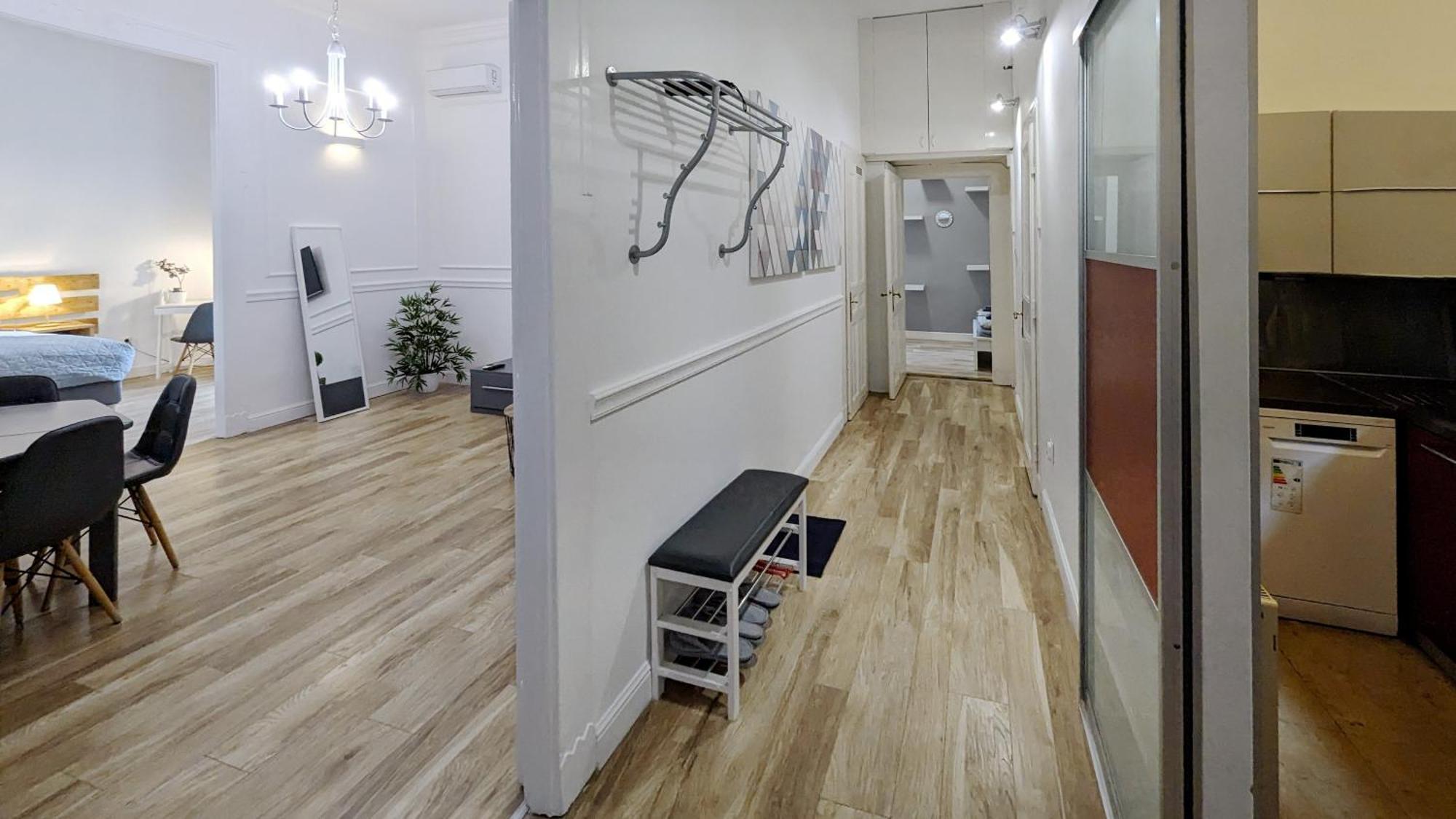 3 Room Apartment In The Beautiful Street Budapest Eksteriør bilde