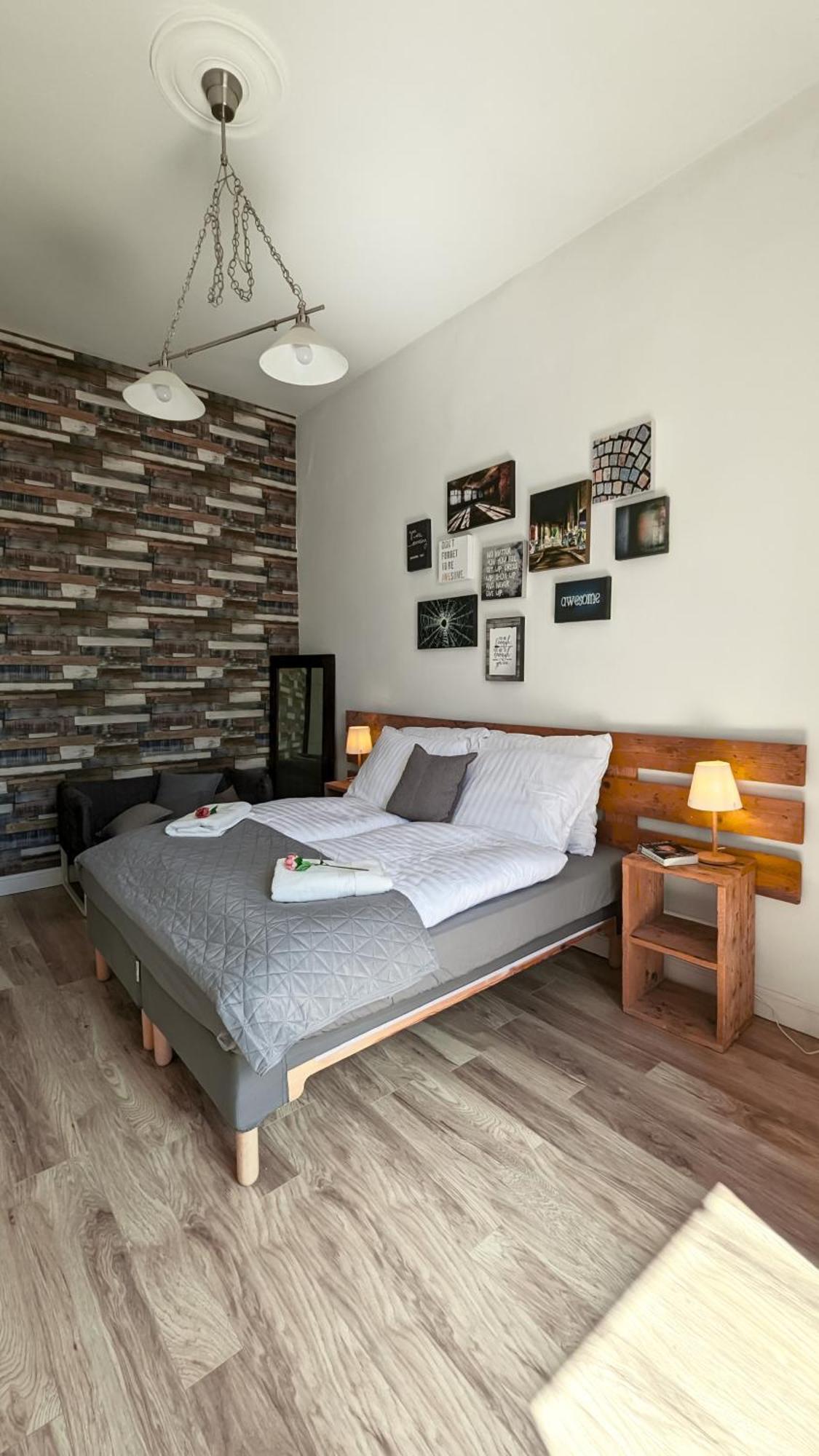 3 Room Apartment In The Beautiful Street Budapest Eksteriør bilde