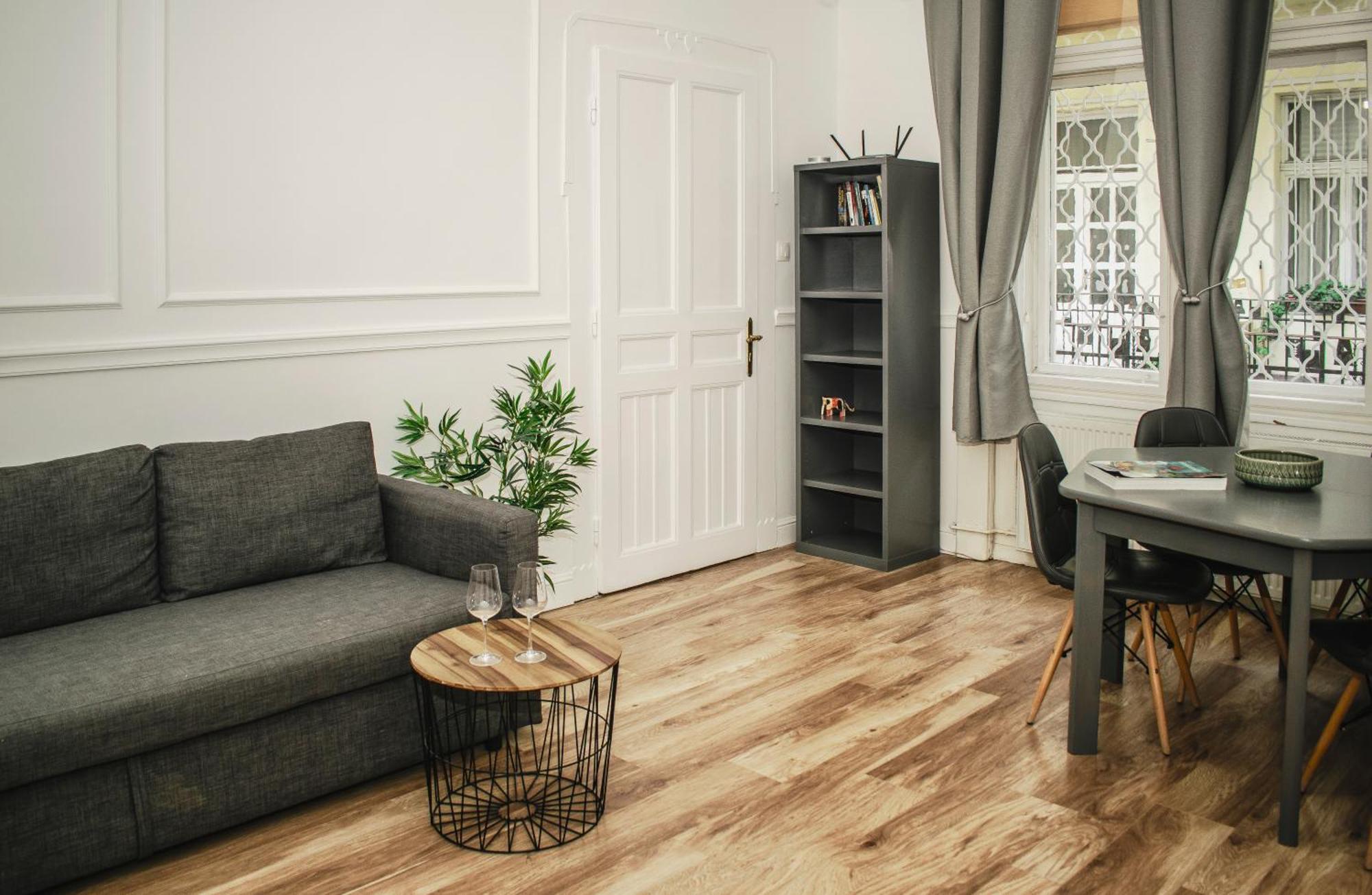 3 Room Apartment In The Beautiful Street Budapest Eksteriør bilde