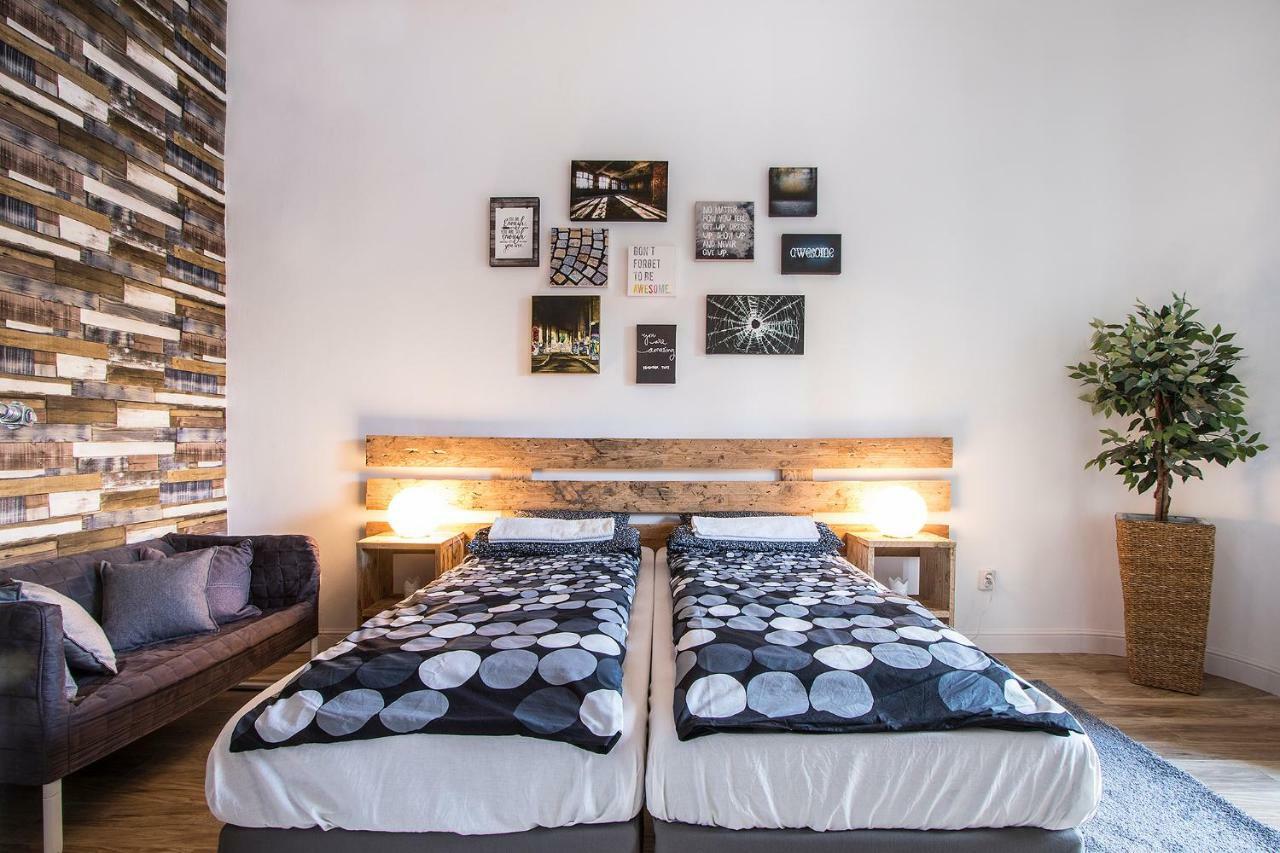 3 Room Apartment In The Beautiful Street Budapest Eksteriør bilde