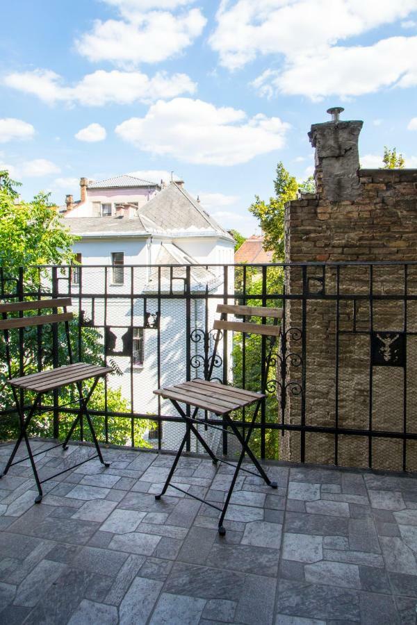 3 Room Apartment In The Beautiful Street Budapest Eksteriør bilde